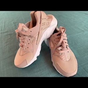 Nike Air Huarache Women or Youth Shoes